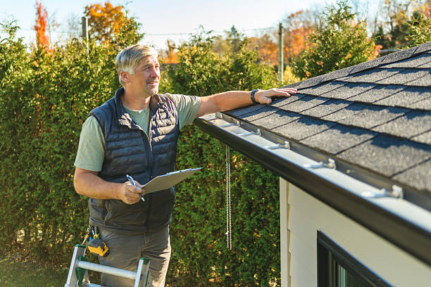 Professional Emergency Roof Repair technician working in Hagerman, ID